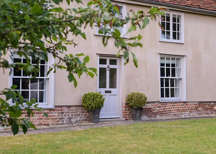 Retreat East Villa Ipswich